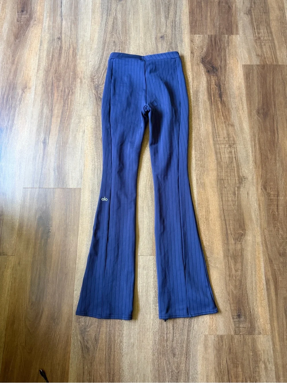 ALO Yoga High-Waist Pinstripe Zip-It Flare Leggings in Navy Small